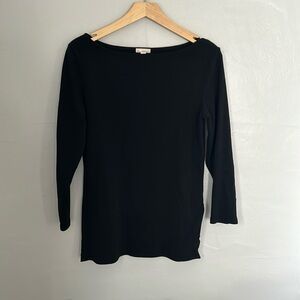 Black boat neck tee